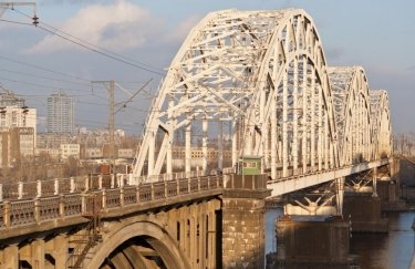 Дарницкий мост в Киеве. Фото: Википедия