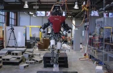 Гуманоидного робота Atlas научили ходить по руинам и сквозь узкие отверстия (ВИДЕО)