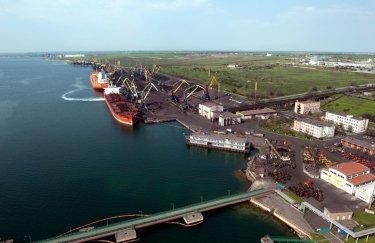 Порт "Южный" планирует принять 2 млн тонн угля для ТЭС
