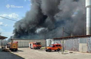 В Кропивницком произошел пожар на лакокрасочном заводе: есть погибший, специалисты проверяют качество воздуха