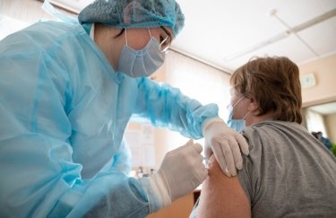 В Киеве доступны три вида вакцины от COVID-19. Фото: пресс-служба КГГА