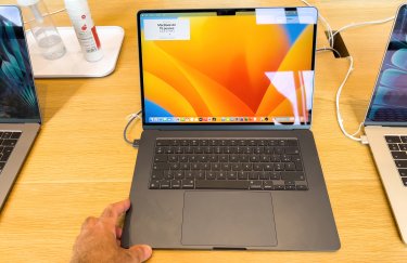 MacBook, ноутбук, рука