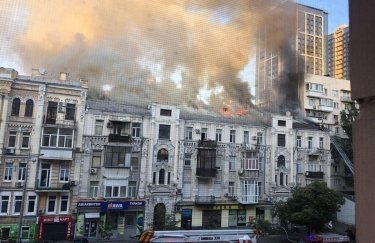 Пожар в жилом доме на Большой Васильковской в Киеве. Фото: Андрей Ковалев
