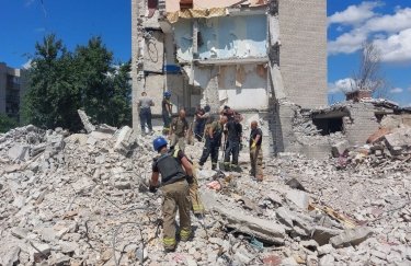 Фото: ГУ ДСНС в Донецькій області Кількість жертв обстрілу Часового Яру зросла до 45