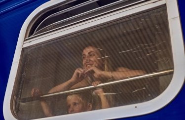 "Укрзалізниця" прискорює два міжнародні поїзди