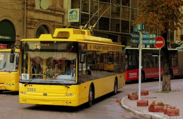 тролейбуси у Києві, тролейбусні маршрути, 18 тролейбус, 16 тролейбус