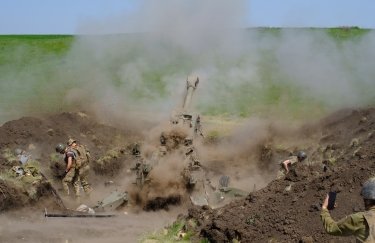 Російські війська намагаються оточити Мар'їнку, а в Запорізькій області вибудовують багатоешелоновану оборону