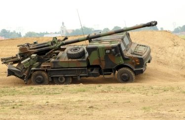 Франція поставить Україні ще 12 САУ Caesar та радіолокаційні системи GM 200