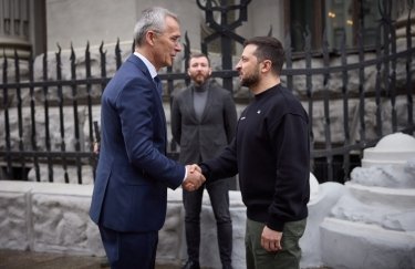Президент України Володимир Зеленський зустрівся з Єнсом Столтенбергом. Фото: Офіс президента Президент України Володимир Зеленський зустрівся з Єнсом Столтенбергом. Фото: Офіс президента