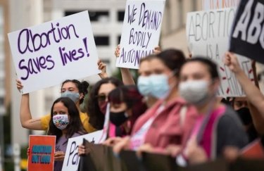У США суд скасував конституційне право жінок на аборт