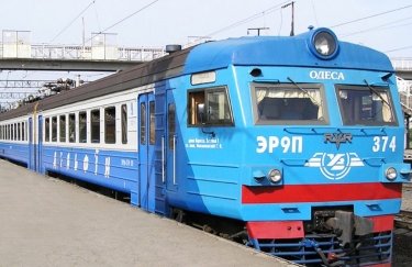 "Укрзалізниця" призначає додаткові поїзди зі Львова до кордону з Польщею