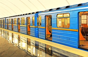 У Києві частково зупиняли рух червоною лінією метро