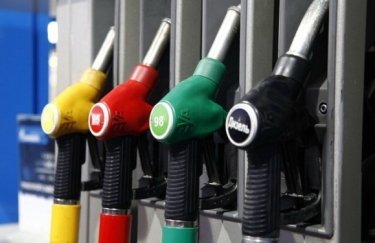 АЗС установили лимиты на продажу бензина. Сколько топлива можно купить в различных сетях
