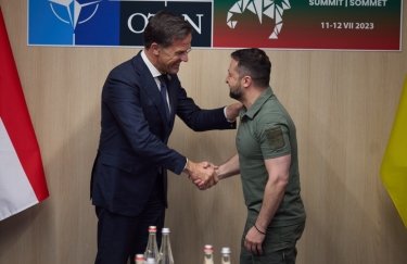 Владимир Зеленский и Марк Рютте на встрече на полях саммита НАТО. Фото: ОП Зеленский после встречи с премьером Нидерландов сообщил, когда начнется подготовка пилотов на F-16