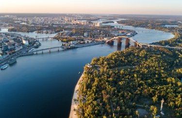 В Киеве в Днепре поднялся уровень воды в связи с интенсивной работой ГЭС