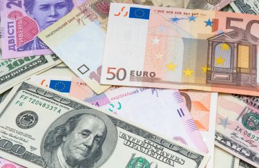 Кабмин рекомендует НБУ разрешить туроператорам рассчитываться валютой с зарубежными партнерами