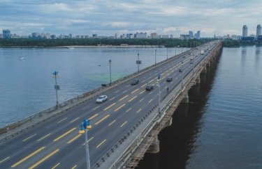 В Киеве возобновляют автомобильное движение по мостам Метро и Патона
