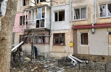 Захватчики обстреляли объект критической инфраструктуры и жилые дома Херсонской области