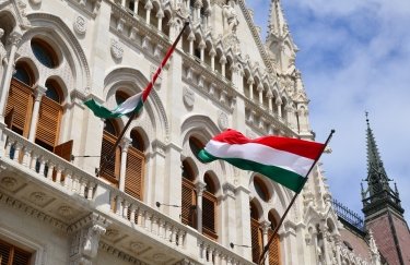 Венгрия, Будапешт, флаг Венгрии, Венгрия скандал