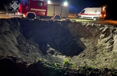На Львовщине из-за обломков российской ракеты сгорели здание и трактор