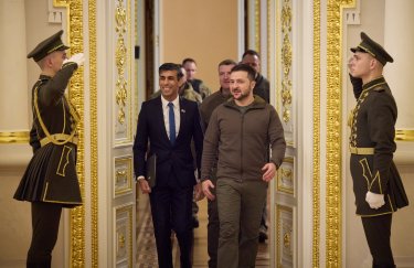 Зеленський провів зустріч з прем’єр-міністром Великої Британії Ріші Сунаком, який уперше прибув до України з візитом. Фото: ОП Прем'єр Великобританії оголосив про новий пакет протиповітряної військової допомоги Україні