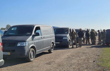 ЗСУ отримали 80 авто від MK Foundation / Фото: пресслужба фонду MK Foundation за день передав ЗСУ 80 авто
