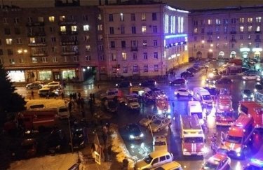 13 человек пострадали от взрыва в Петербурге