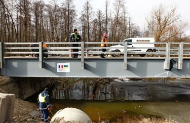 В Україні відкрили рух першим з переданих Францією мостом (ФОТО)