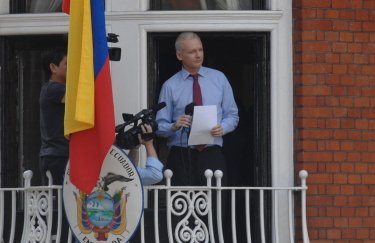 Джулиана Ассанжа могут выселить из эквадорского посольства