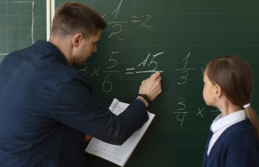 вчитель, учениця, дошка, урок математики