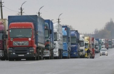 Безразрешительный проезд для гуманитарных грузов в Украину ввели уже 14 стран