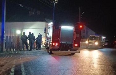 Во Львовской области автомобиль въехал в стену дома: четверо погибших
