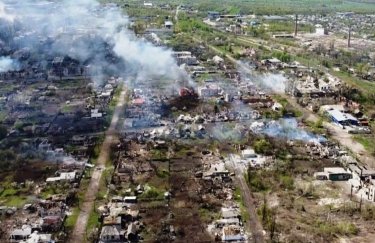 Армія РФ цілодобово штурмує Сєвєродонецьк - горять будинки та склади