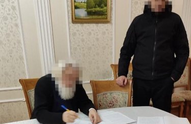 Зеленский лишил гражданства 13 священников УПЦ МП – СМИ