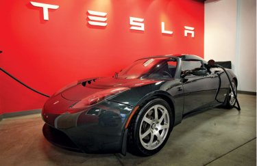 Tesla встановила рекорд з продажу електромобілів