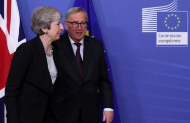 Премьер Великобритании Тереза Мэй и глава Еврокомиссии Жан-Клод Юнкер. Фото: REUTERS