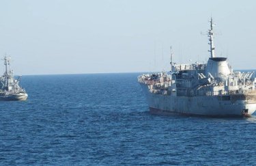 Украинские военные корабли идут в Азовское море через Керченский пролив — СМИ