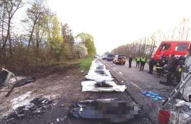 Полиция установила точное количество погибших в жестком ДТП в Ровенской области