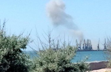 В порту Бердянска слышны взрывы: что происходит