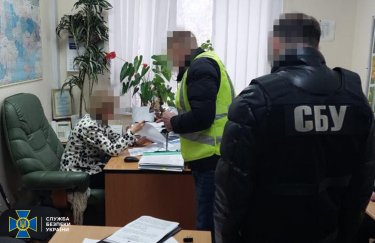 Способствовала ввозу фальсифицированных лекарств на 32 млн грн: чиновнице Гослекслужбы сообщили о подозрении
