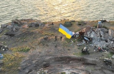 флаг Украины, остров Змеиный, война в Украине