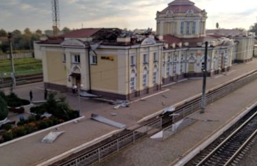 В Сумской области обстрелами повреждены жилые дома, агропредприятие и вокзал в Ворожбе (ФОТО)