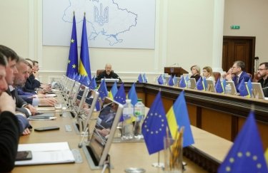 Уряд скасував обмеження імпортних розрахунків для бізнесу