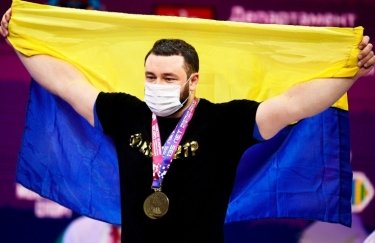 "Эпицентр" наградил сборную Украины по тяжелой атлетике за победу в Чемпионате Европы 2021