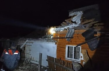 Российские оккупанты нанесли удары по жилым домам Житомирской и Харьковской областей: три ребенка погибли