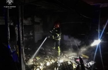 В Киеве пострадали 5 человек в результате взрыва газового баллона в киоске быстрой еды (ФОТО)