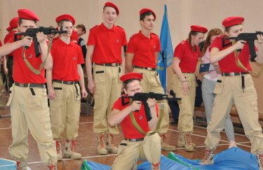 Оккупанты пытаются промывать мозги украинским детям