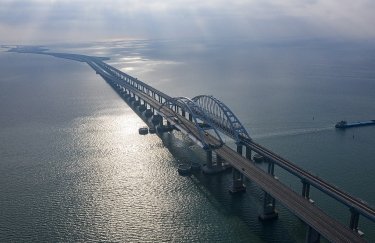 Українська розвідка закликала вивчати техдокументацію Керченського мосту, натякнувши на його небезпечність