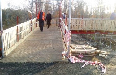 В Станице Луганской на мосту открыли временный переход (ФОТО)