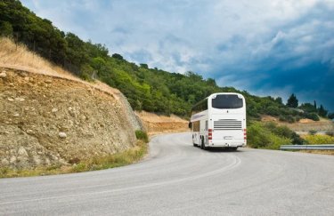 Для автобусних перевізників прибирають бюрократію з відкриття маршрутів за кордон. Фото: Depositphotos автобус